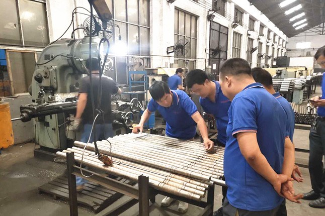 鄭州市神龍泵業(yè)有限公司每周對各個工序進行質(zhì)量監(jiān)督檢驗的現(xiàn)場。
